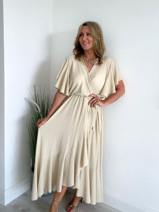 How to Style a Free-Size Maxi Dress for Any Occasion
