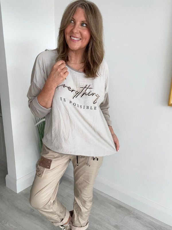 Everything Is Possible Graphic Top – Black (One Size 8–18)