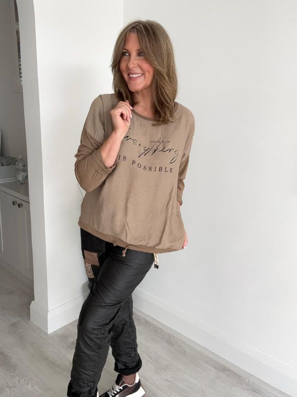 Everything Is Possible Graphic Top – Black (One Size 8–18)