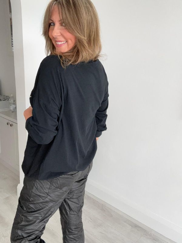 Everything Is Possible Graphic Top – Black (One Size 8–18)