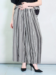 Plus size vertical stripe wide-leg trousers with elastic waist – lightweight and stylish for everyday wear