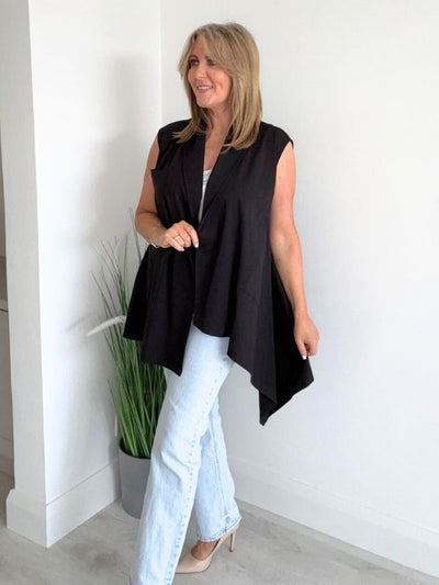 Minimalist sleeveless draped open-front cardigan top with front pocket – Free Size 8–18