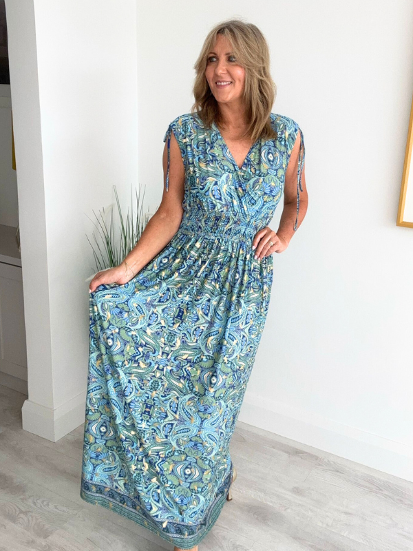 Paisley print magic waist dress – flowing fabric, free size fits UK 8–20, perfect for spring and summer.