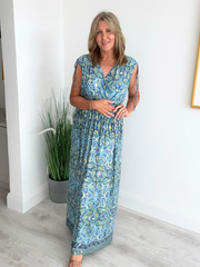 Paisley print magic waist dress – flowing fabric, free size fits UK 8–20, perfect for spring and summer.