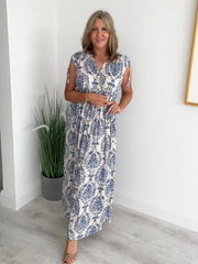 Floral print magic waist dress – flowing fabric, free size fits UK 8–20, perfect for spring and summer.
