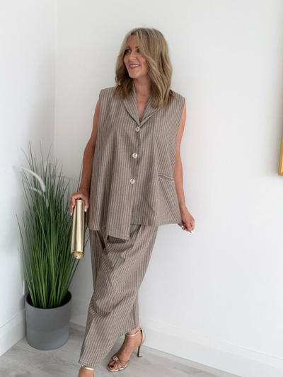 Vertical stripe co-ord set with tailored vest and cropped trousers – 100% cotton, breathable, free size 8–20, made in Italy