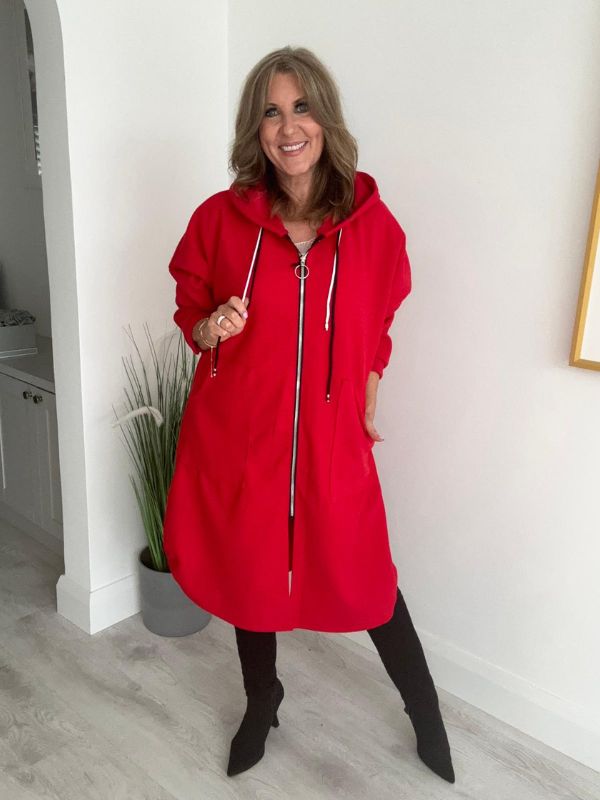 Women’s Curvy Range oversized coat, free size fits 18–24. Features a relaxed zip-up front, large pockets, and drawstring hood.