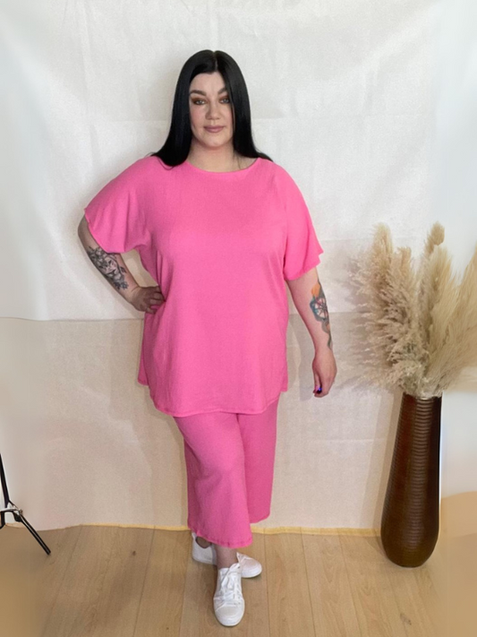 Model wearing Bold in Bark 3/4 Length Co-Ord Set with Tree Bark Fabric T-Shirt and Culotte Trousers – Comfortable and Stylish Casual Outfit