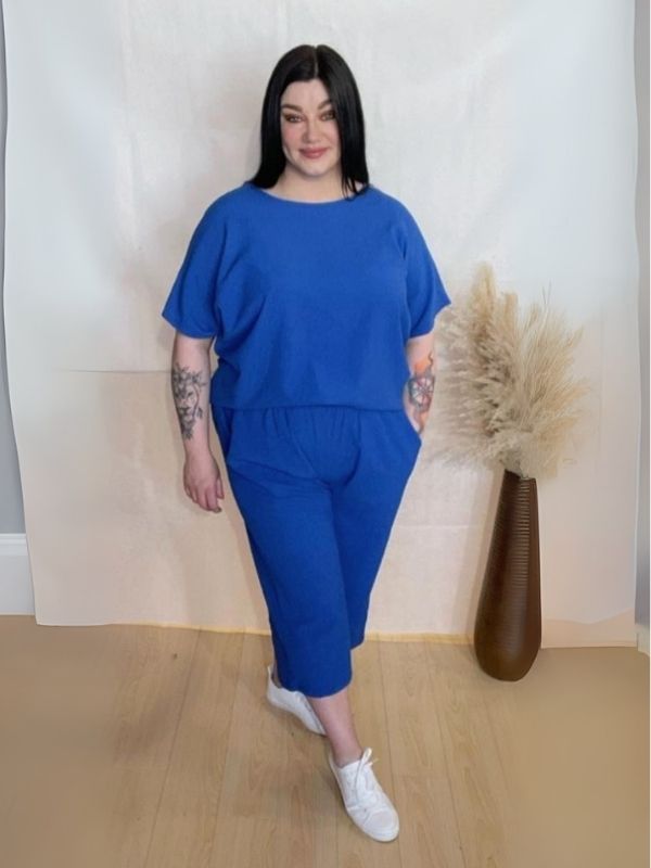 Model wearing Bold in Bark 3/4 Length Co-Ord Set with Tree Bark Fabric T-Shirt and Culotte Trousers – Comfortable and Stylish Casual Outfit
