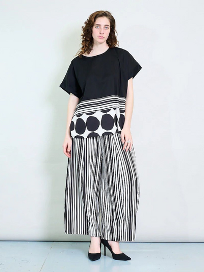 Plus size vertical stripe wide-leg trousers with elastic waist – lightweight and stylish for everyday wear