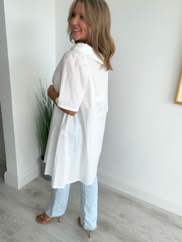 Vintage asymmetric button down shirt with abstract solid color and classic collar – fits sizes 8 to 20